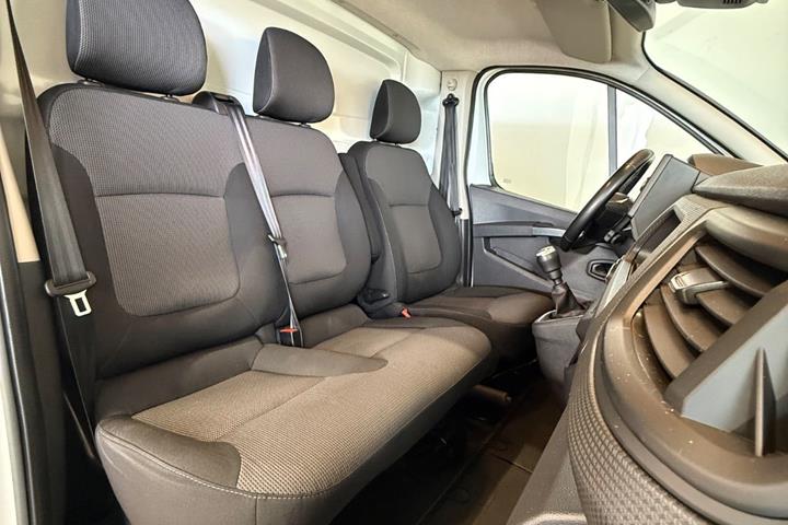 Hvid Renault Trafic fra 2022