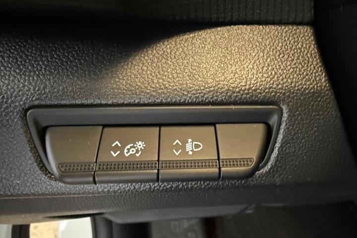 Hvid Renault Trafic fra 2022