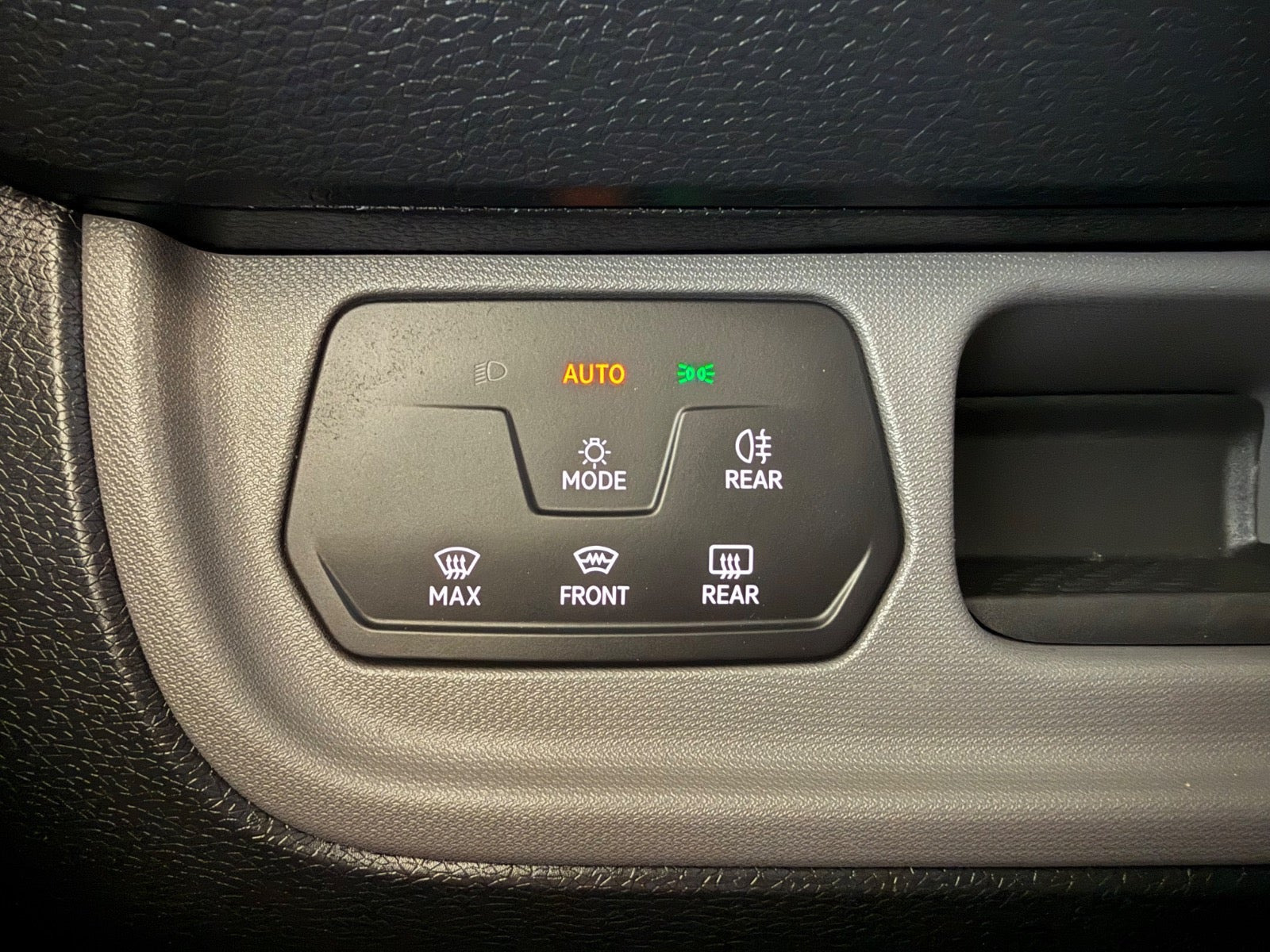 Hvid VW ID.Buzz fra 2025