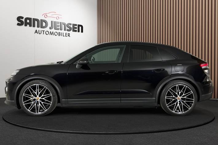 Sort Porsche Macan 4S fra 2025
