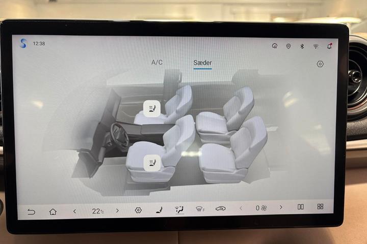 Lilla BYD Dolphin fra 2023 set udefra
