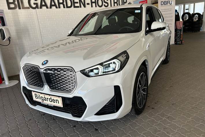 Hvid BMW iX1 fra 2023