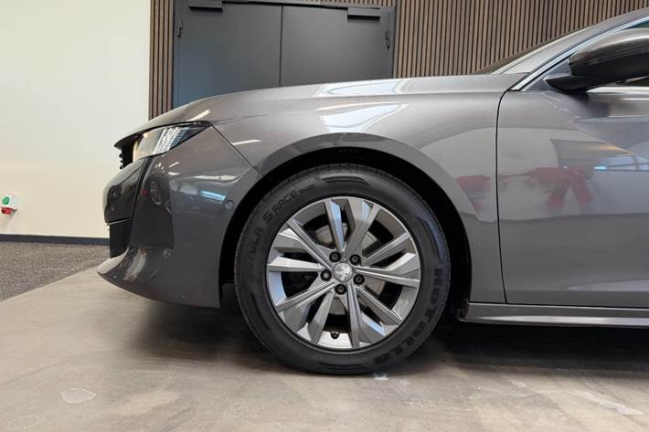 Grå Peugeot 508 fra 2020