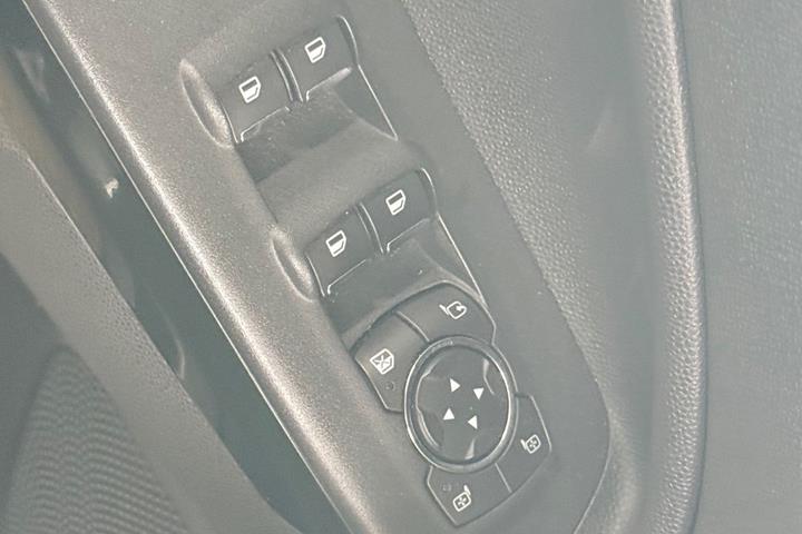 Grå Ford EcoSport fra 2019