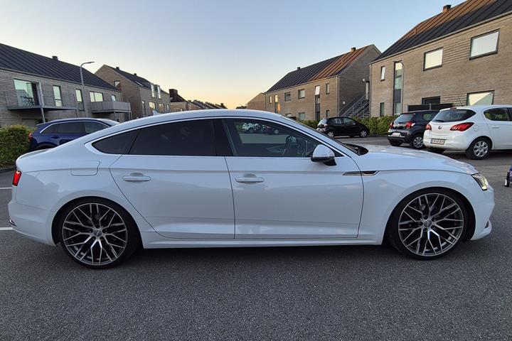 Hvid Audi A5 Sportback fra 2017