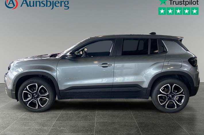 Grå Jeep Avenger fra 2025
