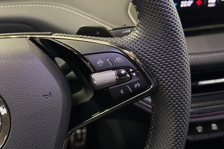 Sort Skoda Enyaq fra 2023