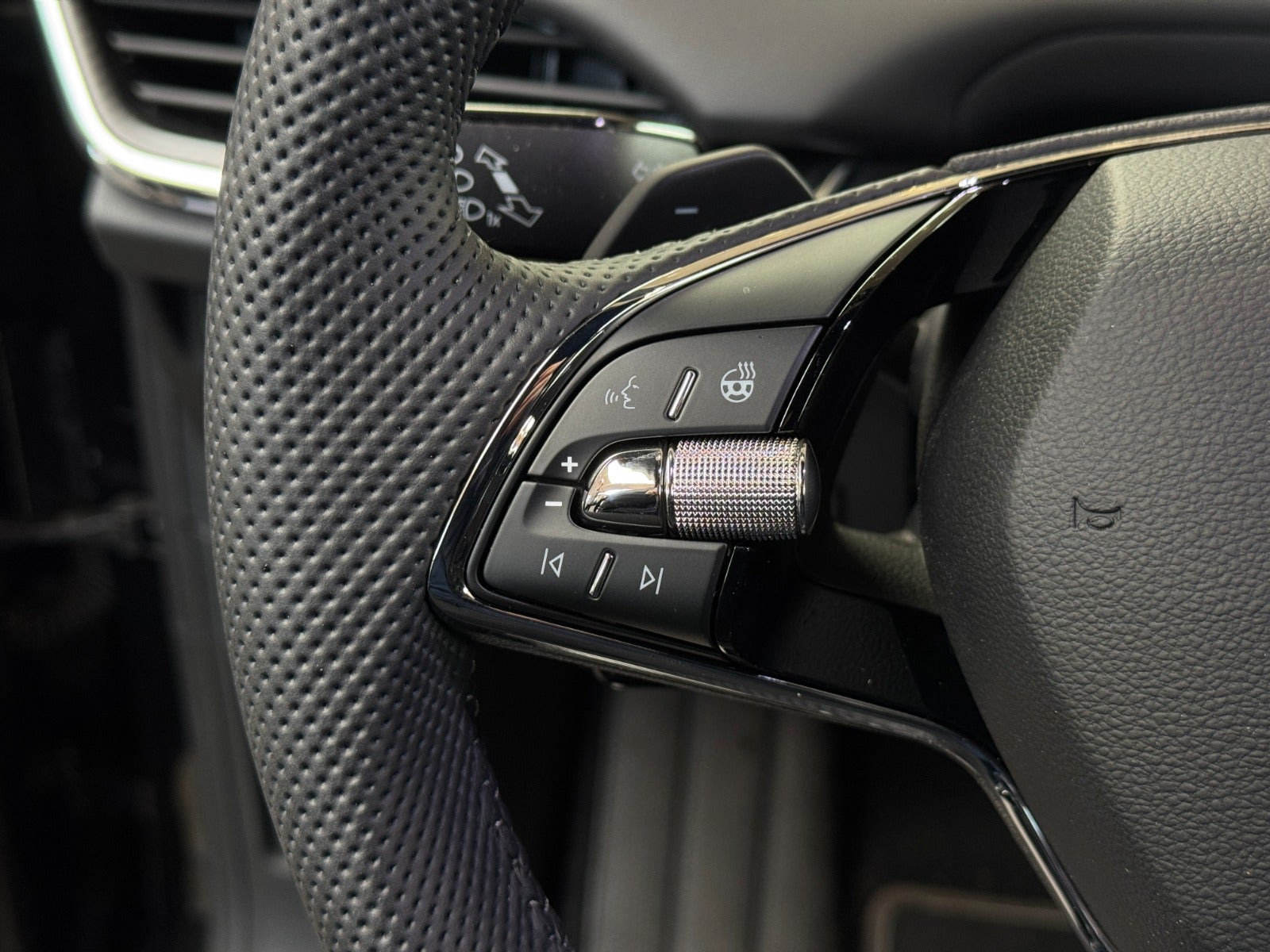 Sort Skoda Enyaq fra 2023