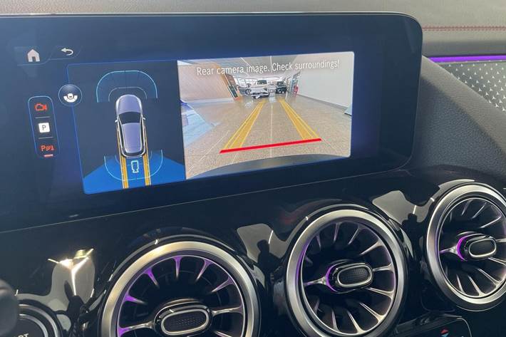 Grå Mercedes EQA250+ fra 2025