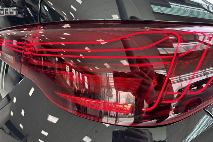 Sort BMW i4 fra 2025
