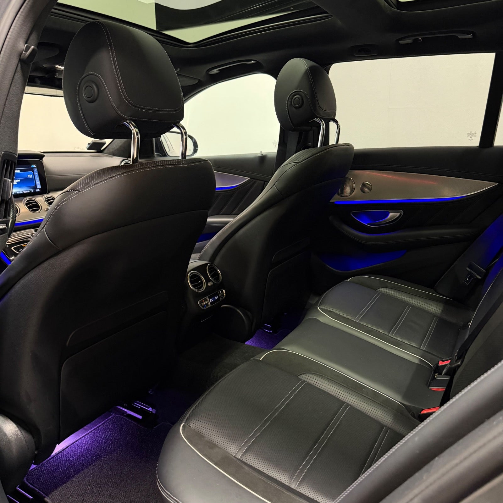 Grå Mercedes E63 fra 2018