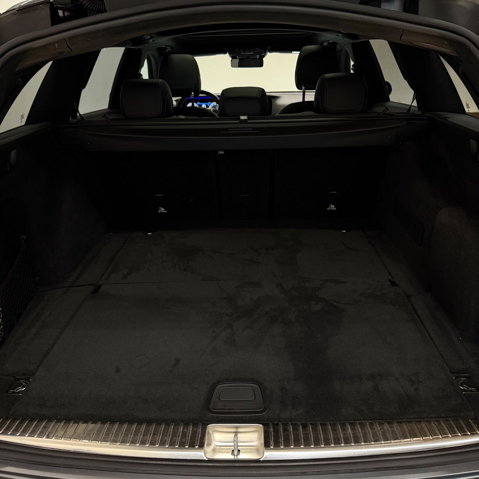 Grå Mercedes E63 fra 2018