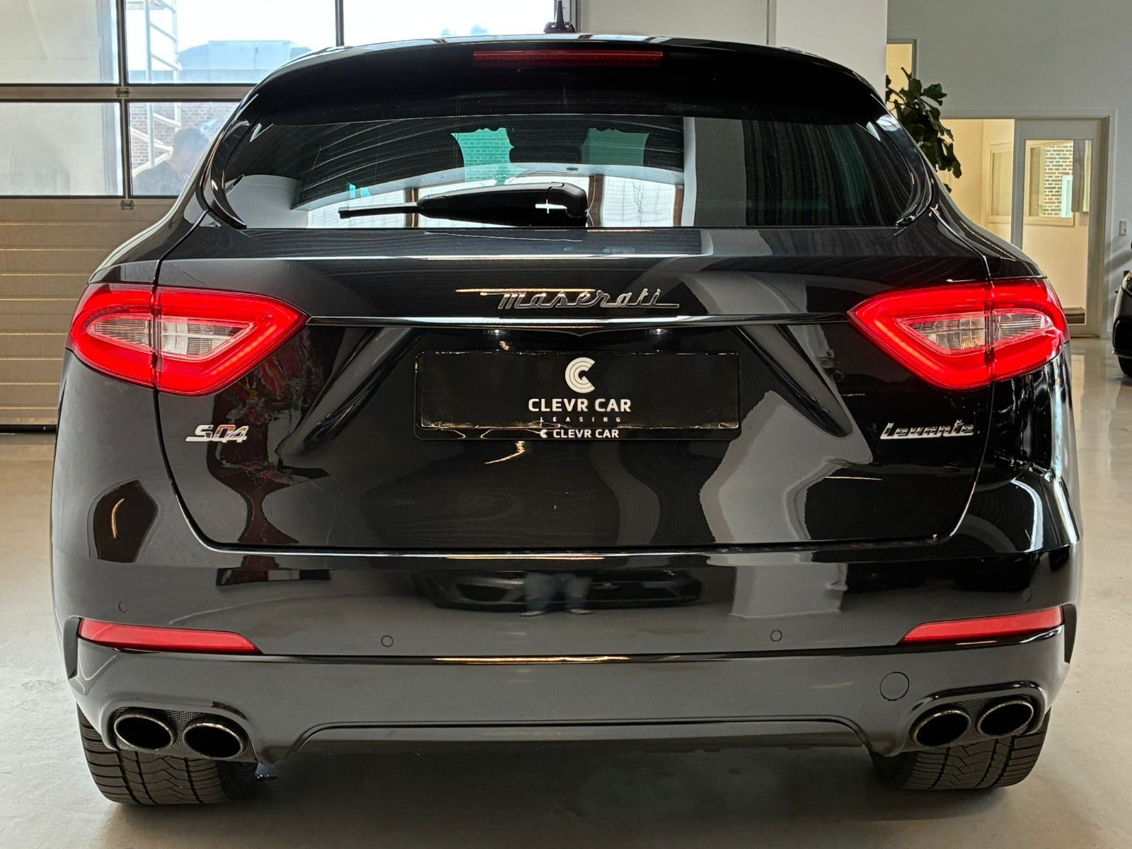 Sort Maserati Levante fra 2018