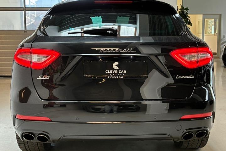 Sort Maserati Levante fra 2018