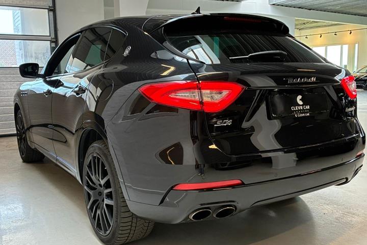 Sort Maserati Levante fra 2018