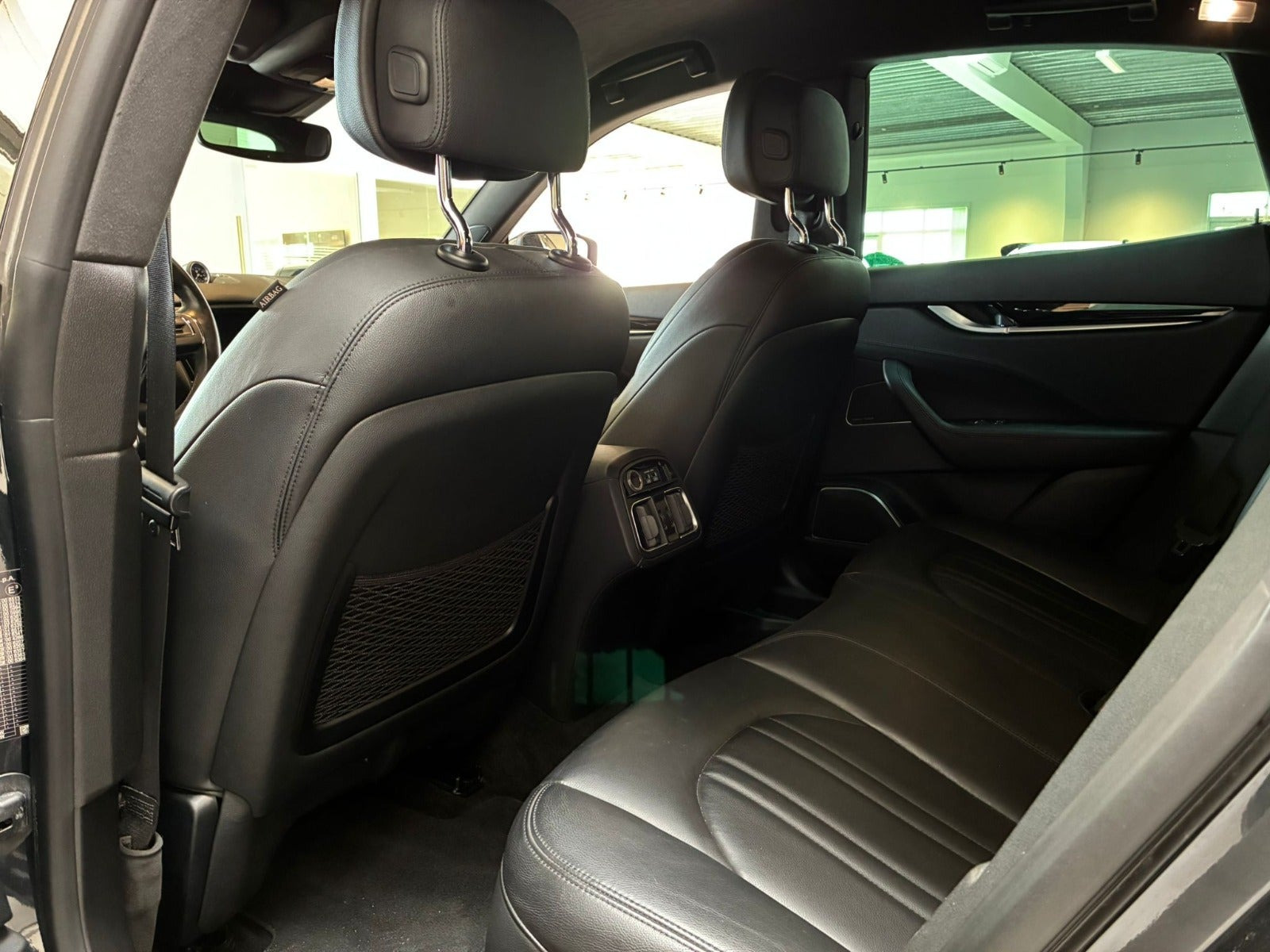 Sort Maserati Levante fra 2018