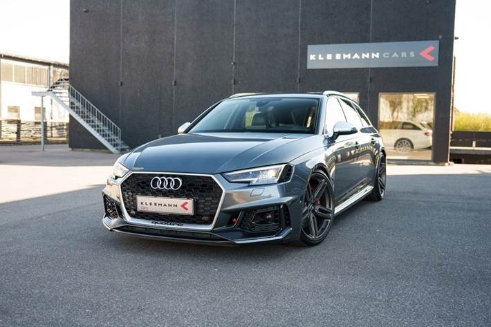 Grå Audi RS4 fra 2018