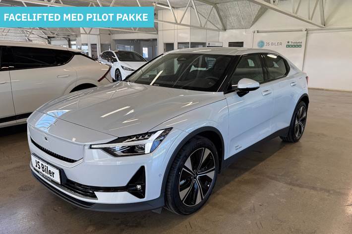 Hvid Polestar 2 fra 2024 set udefra