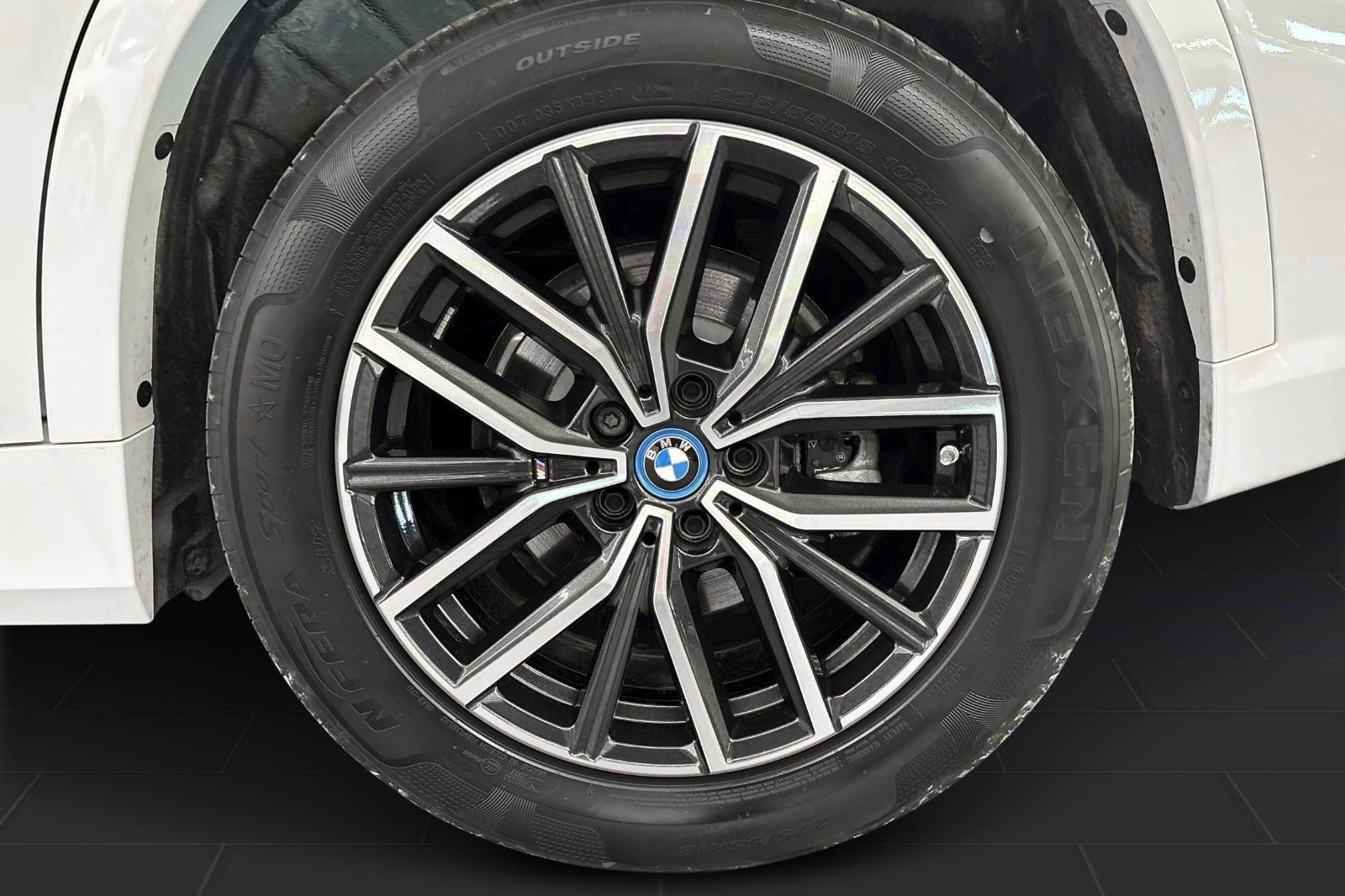 Hvid BMW iX1 fra 2024