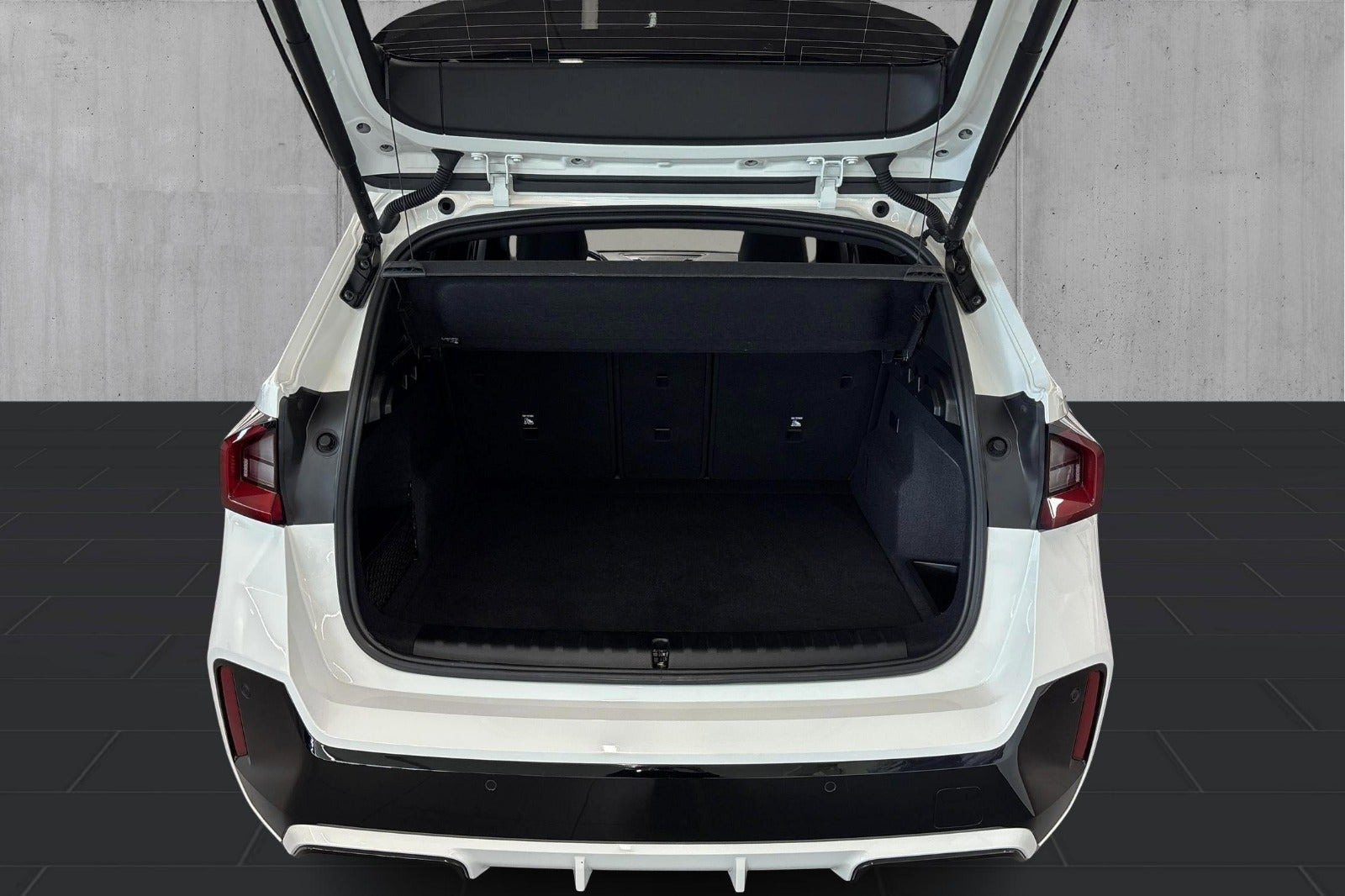 Hvid BMW iX1 fra 2024