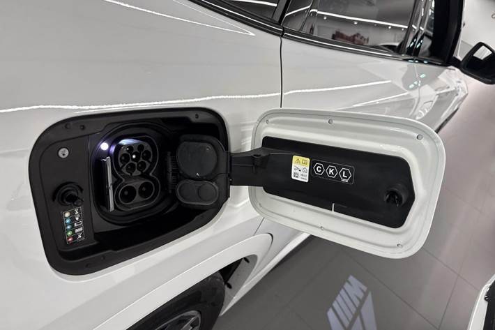 Hvid BMW iX1 fra 2024