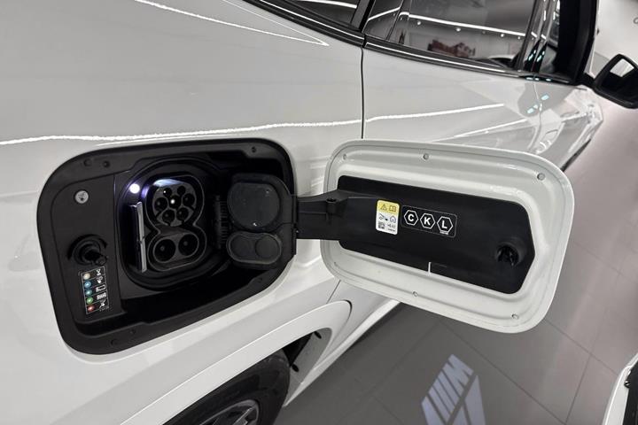 Hvid BMW iX1 fra 2024