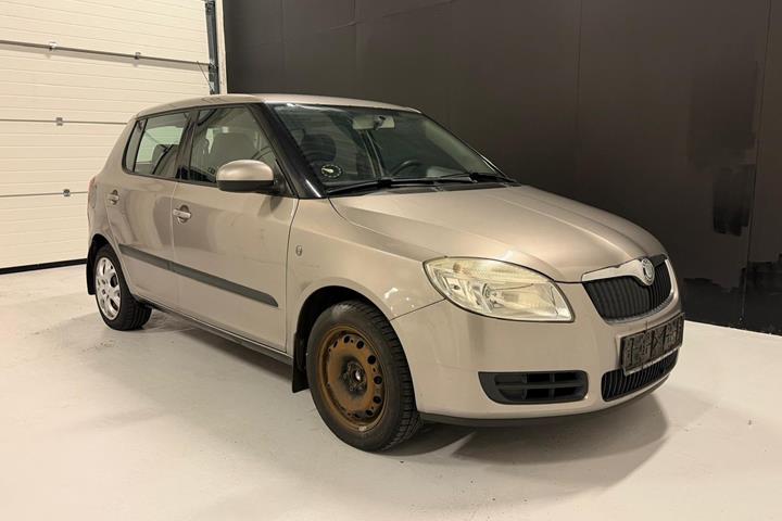 Beige Skoda Fabia fra 2007