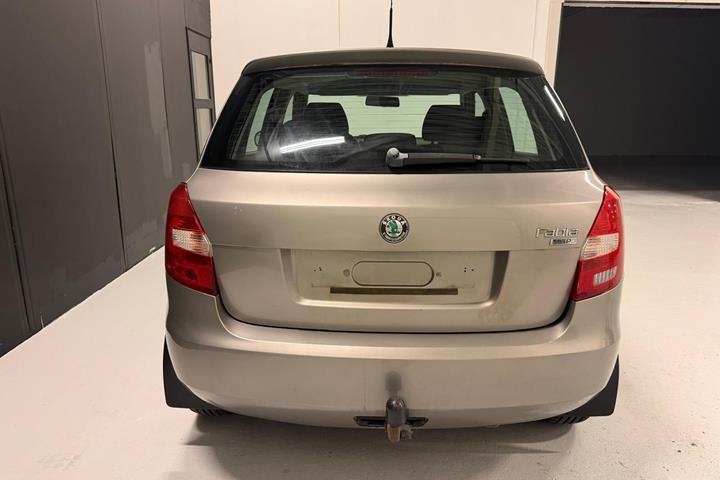 Beige Skoda Fabia fra 2007