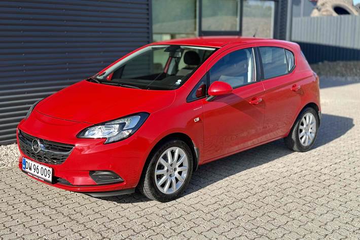 Rød Opel Corsa fra 2015