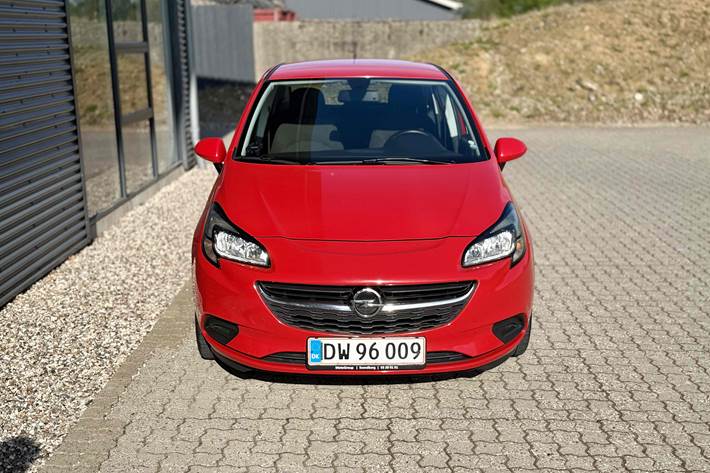Rød Opel Corsa fra 2015