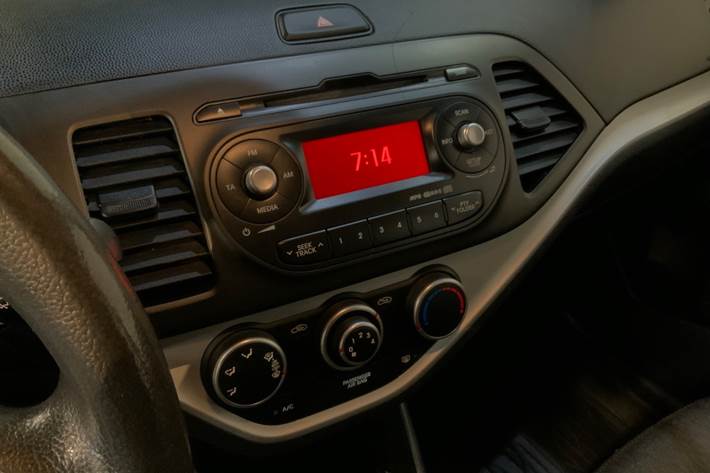 Grå Kia Picanto fra 2012