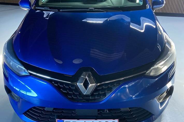 Blå Renault Clio fra 2020