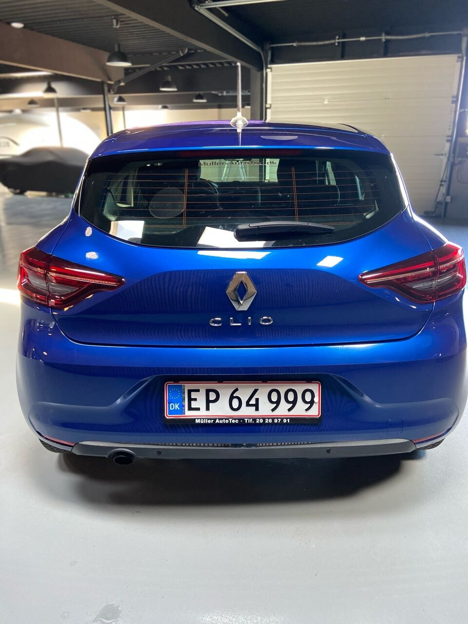 Blå Renault Clio fra 2020