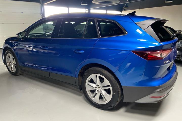 Blå Skoda Enyaq fra 2022