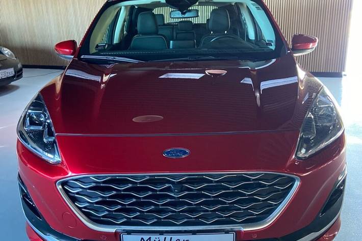 Rød Ford Kuga fra 2021