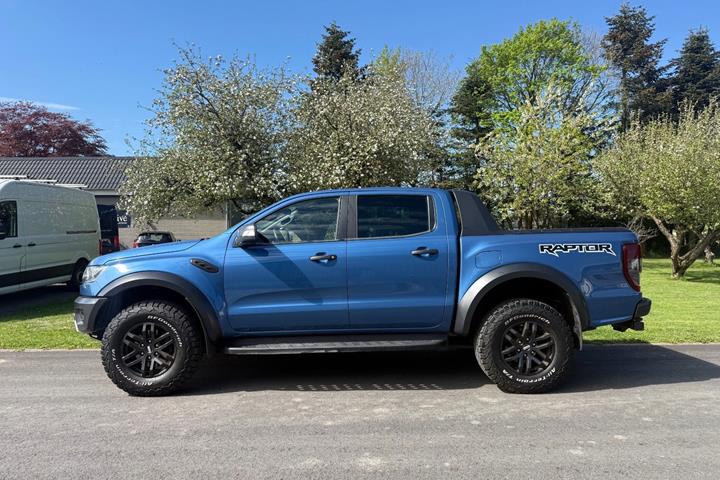 Rød Ford Ranger fra 2019