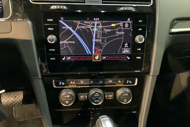 Blå VW Golf VII fra 2018
