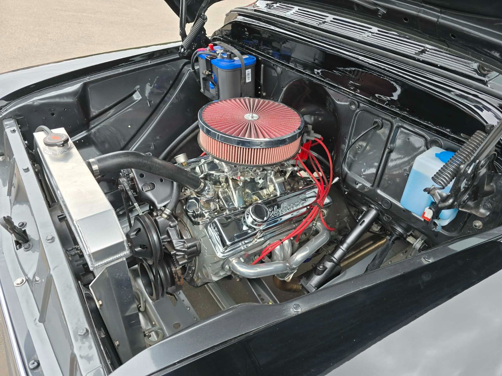 Grå Chevrolet 3100 fra 1957 set udefra