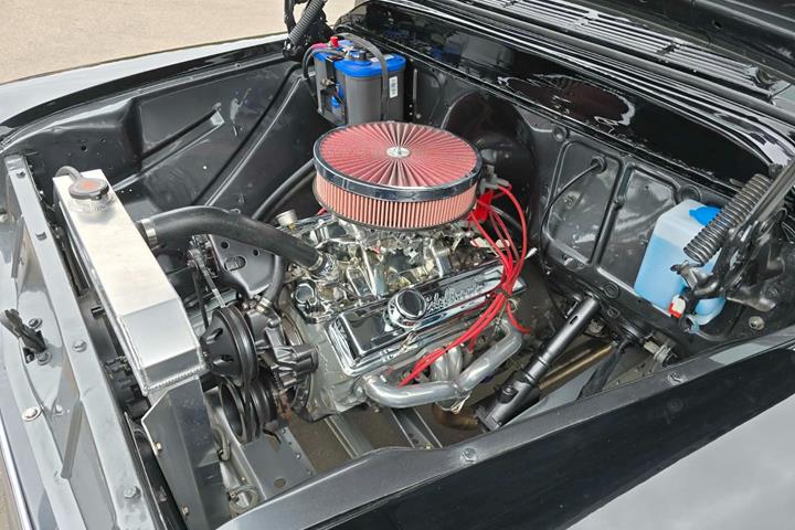 Grå Chevrolet 3100 fra 1957 set udefra