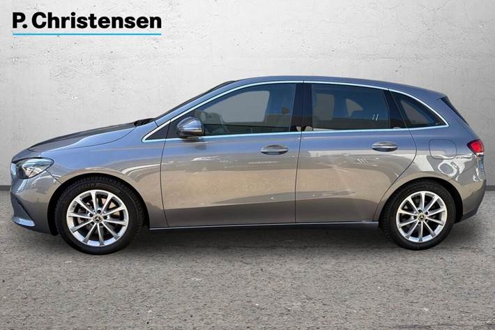 Grå Mercedes B200 fra 2020