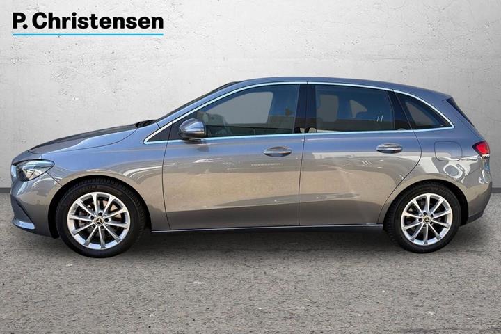 Grå Mercedes B200 fra 2020