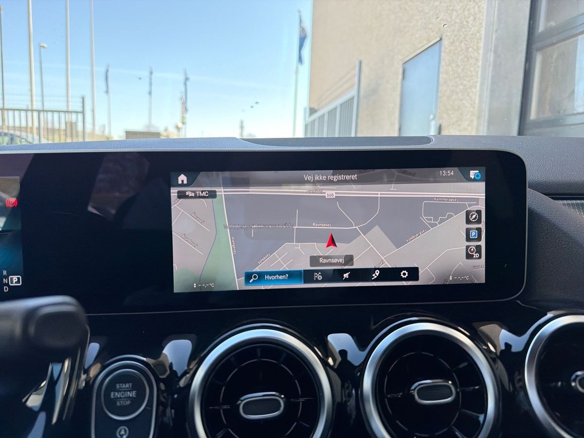 Grå Mercedes B200 fra 2020