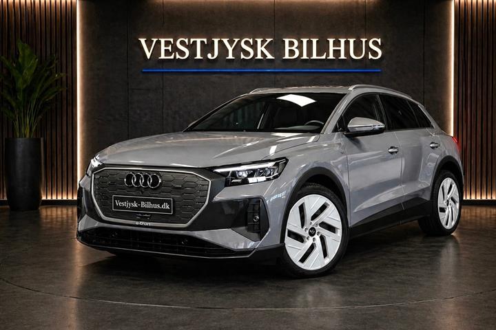 Gul Audi Q4 e-tron fra 2022 set udefra