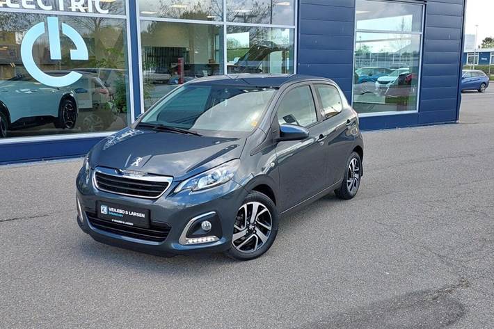 Grå Peugeot 108 fra 2019 set udefra