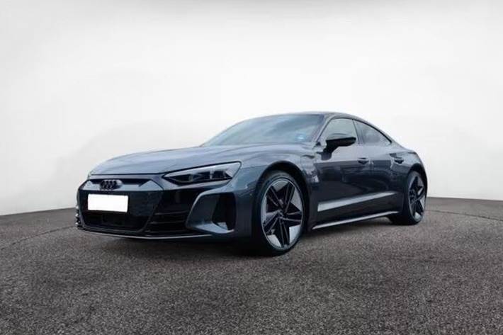 Grå Audi e-tron GT fra 2022