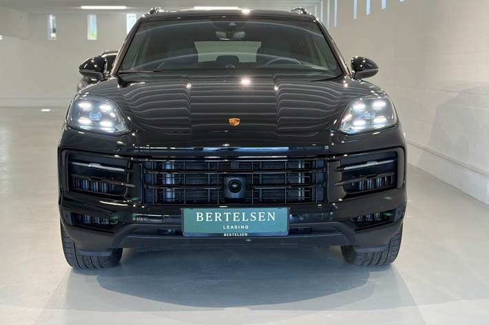 Sort Porsche Cayenne fra 2023