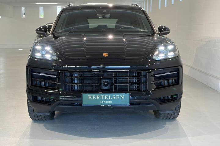 Sort Porsche Cayenne fra 2023