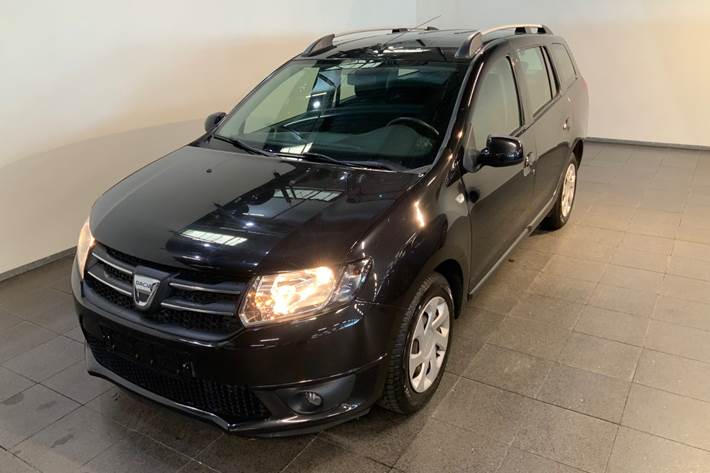 Sort Dacia Logan fra 2016 set udefra