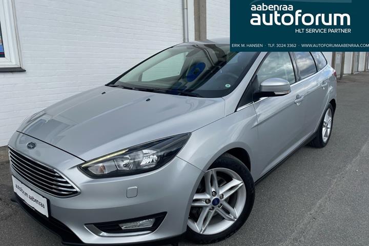 Sølv Ford Focus fra 2016 set udefra