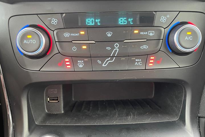 Sølv Ford Focus fra 2016